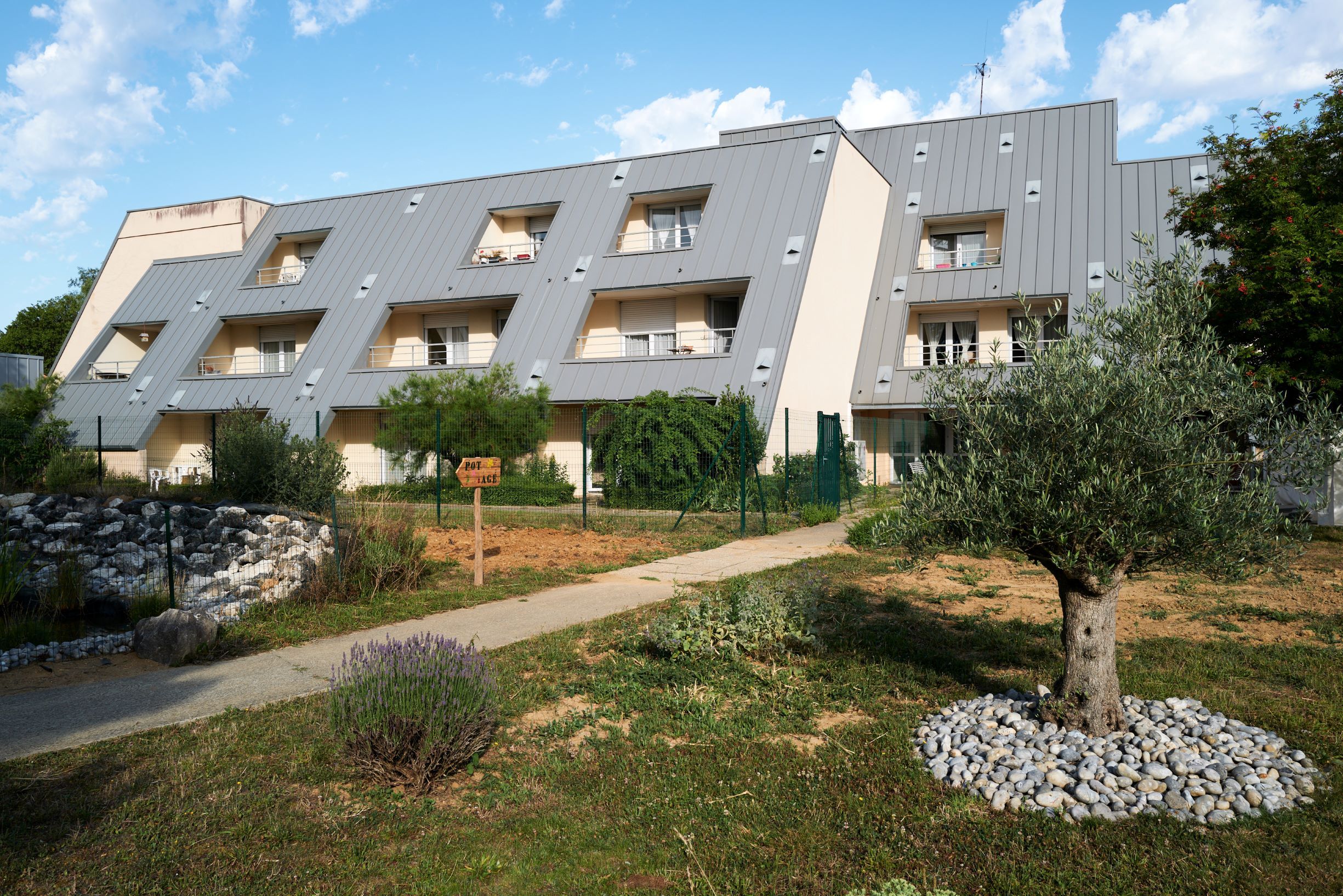 La résidence EHPAD Les Jardins du Lys