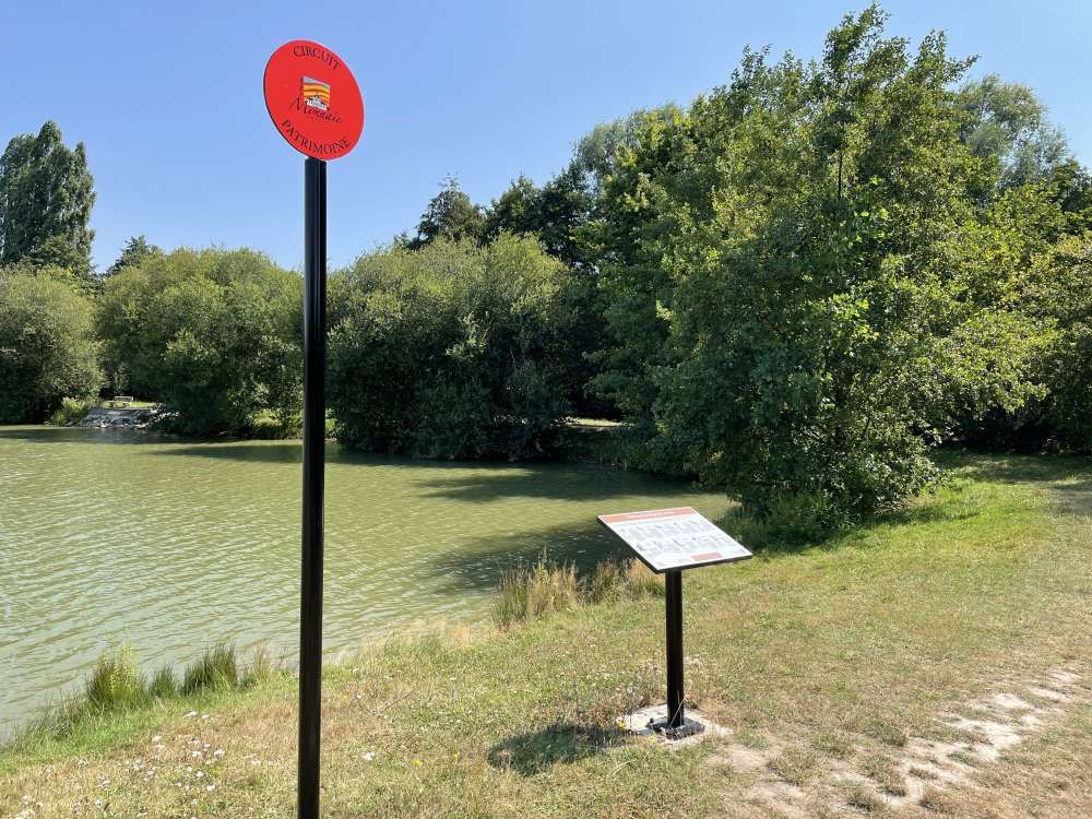 Panneau Patrimoine au plan d'eau