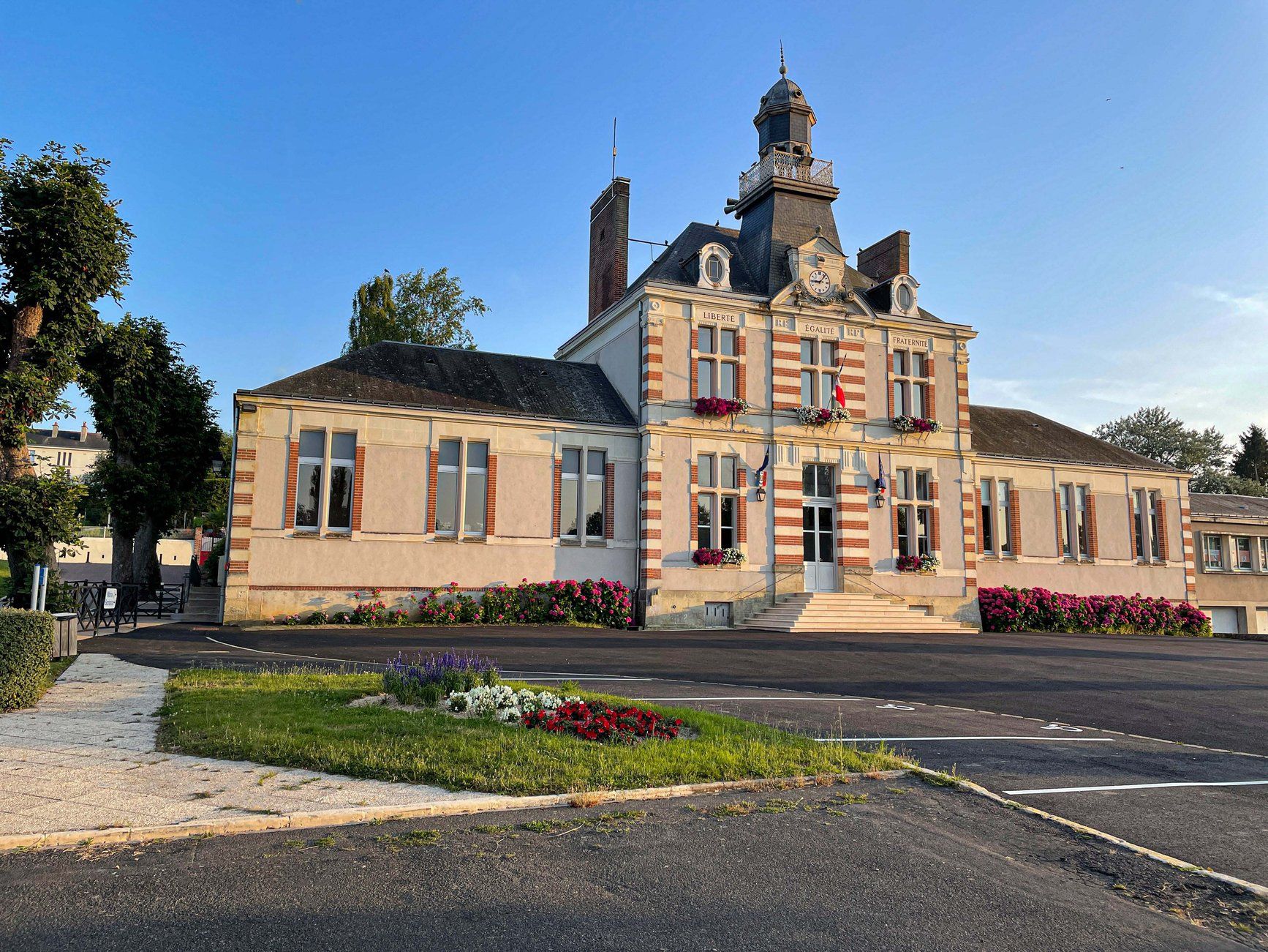 Photo de la mairie de Monnaie - commission