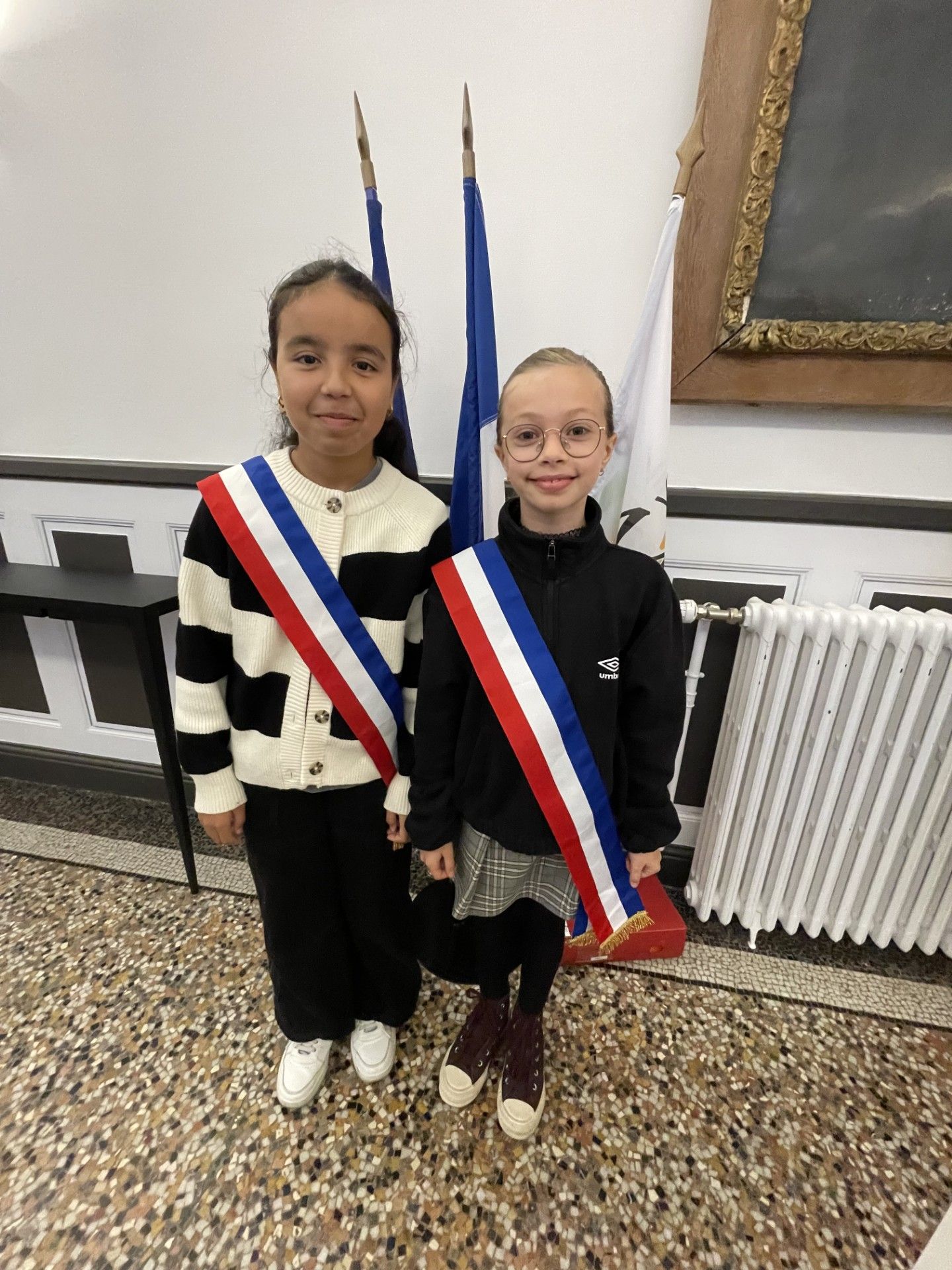 La maire du CMJ Inès GHANEM, et son adjointe Léna HILAIRE.